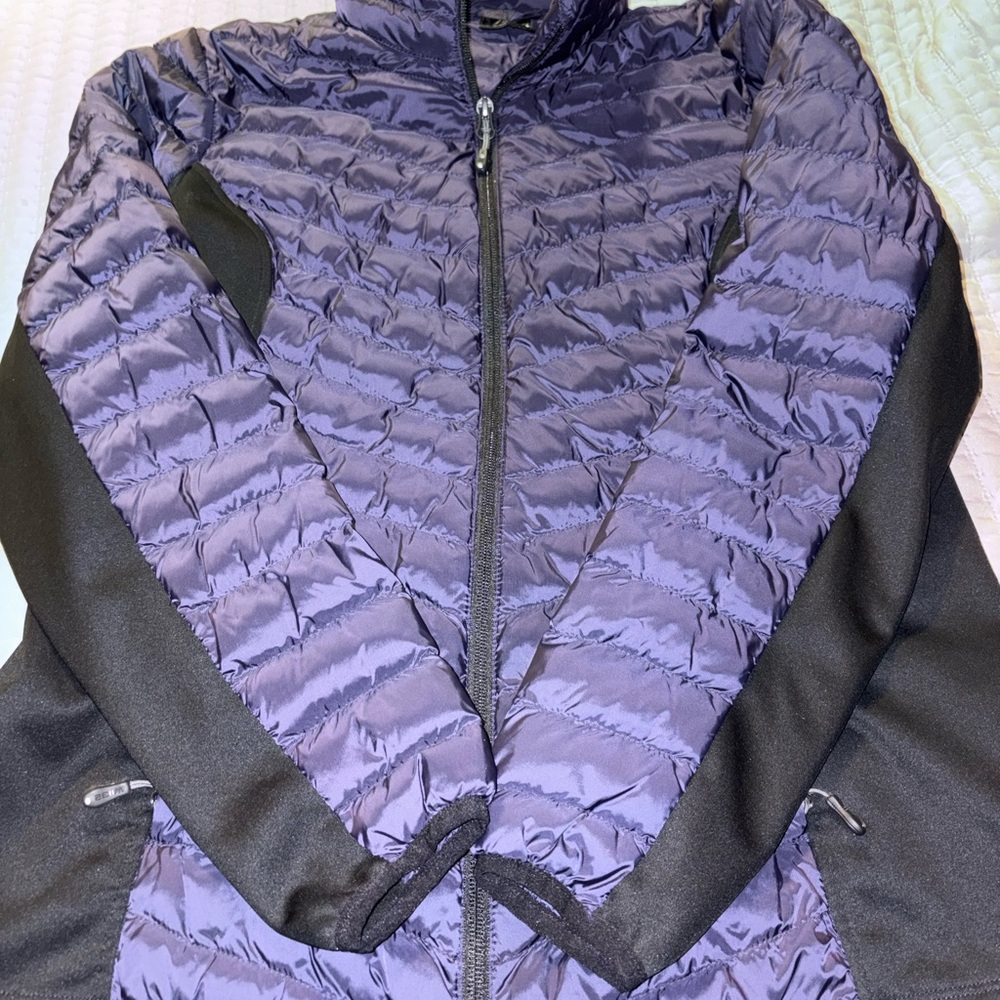32 Degrees Women's Puffer Jacket in Purple and Black size la